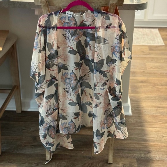 Women’s Kimono or Cover Up - Picture 1 of 4